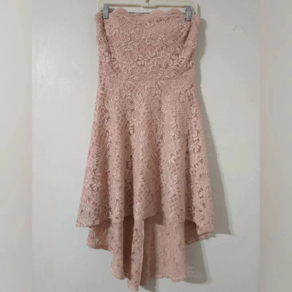 ✨️4/$20. Juniors Scalloped Lace High-Low Cocktail & Wedding Guest Formal Dress - Picture 3 of 16